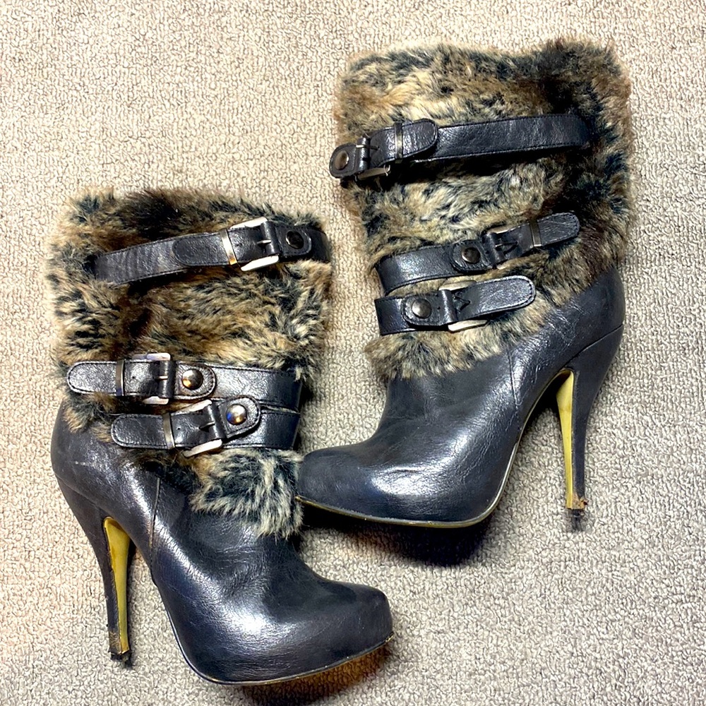 Aldo faux fur stiletto booties. Size 38 (7)